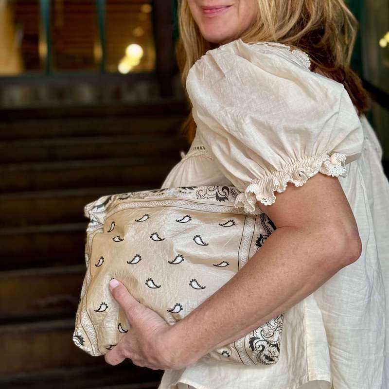 eco-friendly Tyvek cosmetic bag