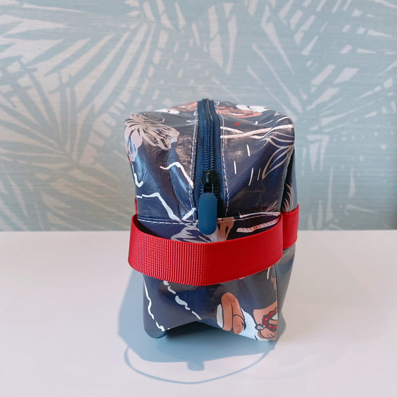 حقيبة أدوات الزينة فائقة الخفة طقم Dopp للتعليق للرجال والنساء حقيبة حلاقة تايفك مقاومة للماء بسعة كبيرة للسفر 
