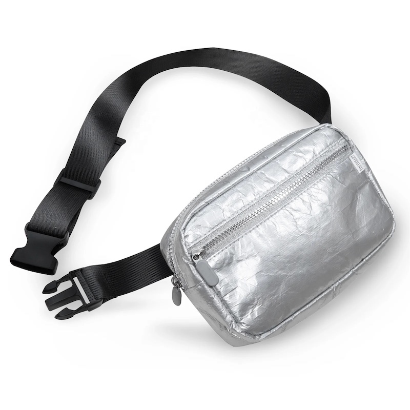 Tyvek Fanny Pack مع حزام قابل للتعديل - حقيبة خصر أنيقة للرجال والنساء | مثالي للجري والمشي لمسافات طويلة والتدريبات باللون الفضي